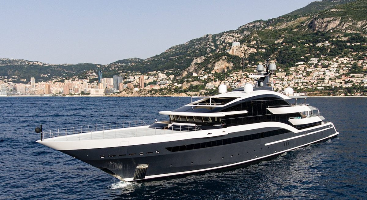 LUNA YACHT CHARTER yacht charter